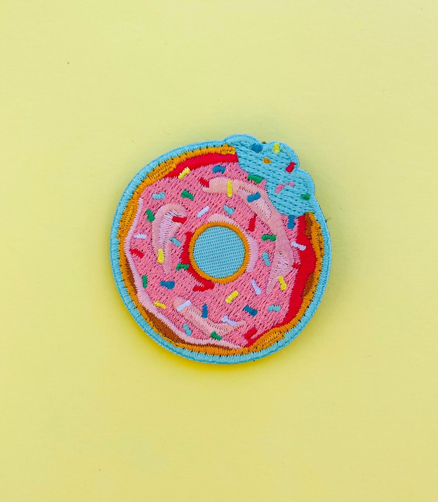 AUFNÄHER / PATCH "DONUT WORRY"